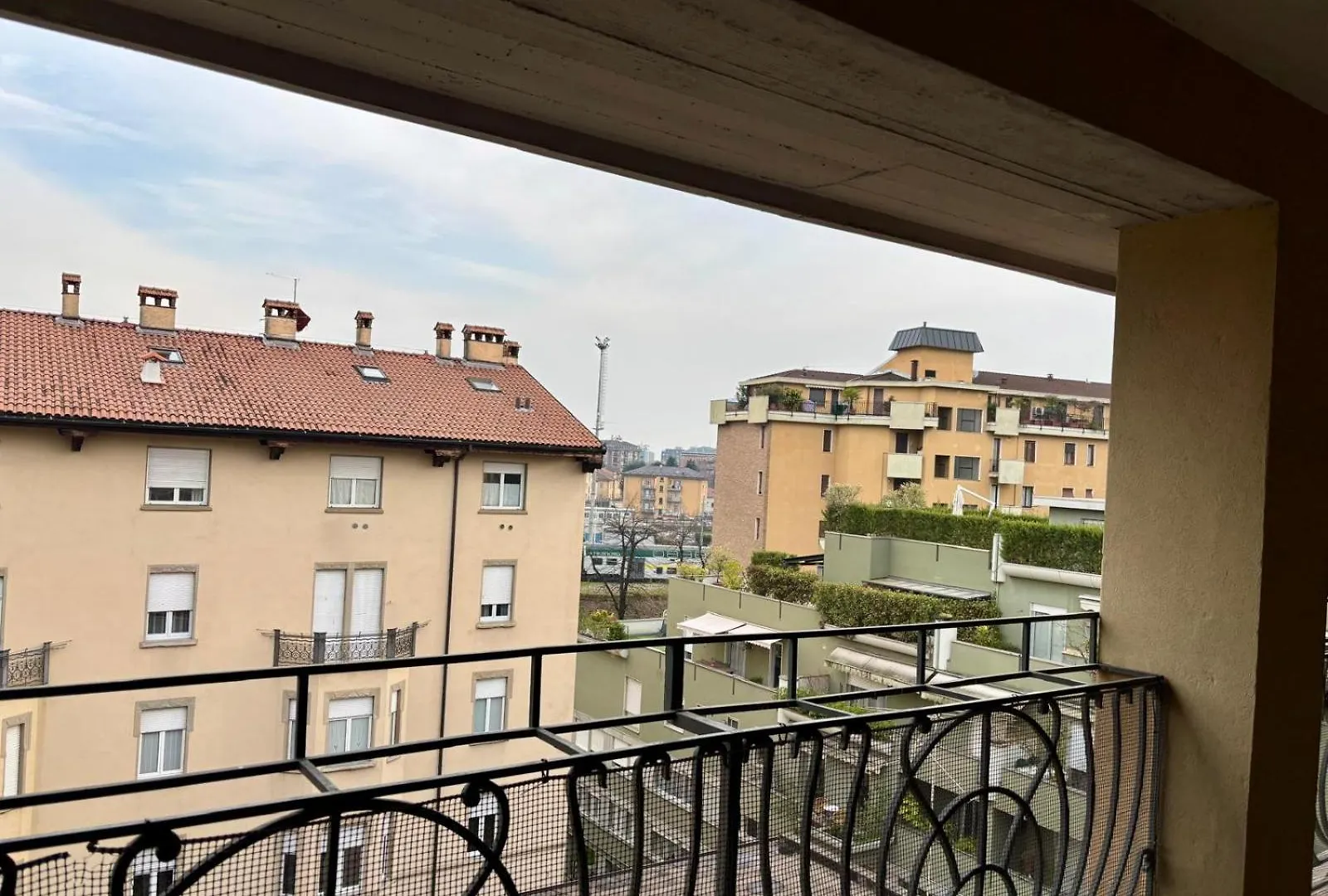 Bergamo Central Living Homestay