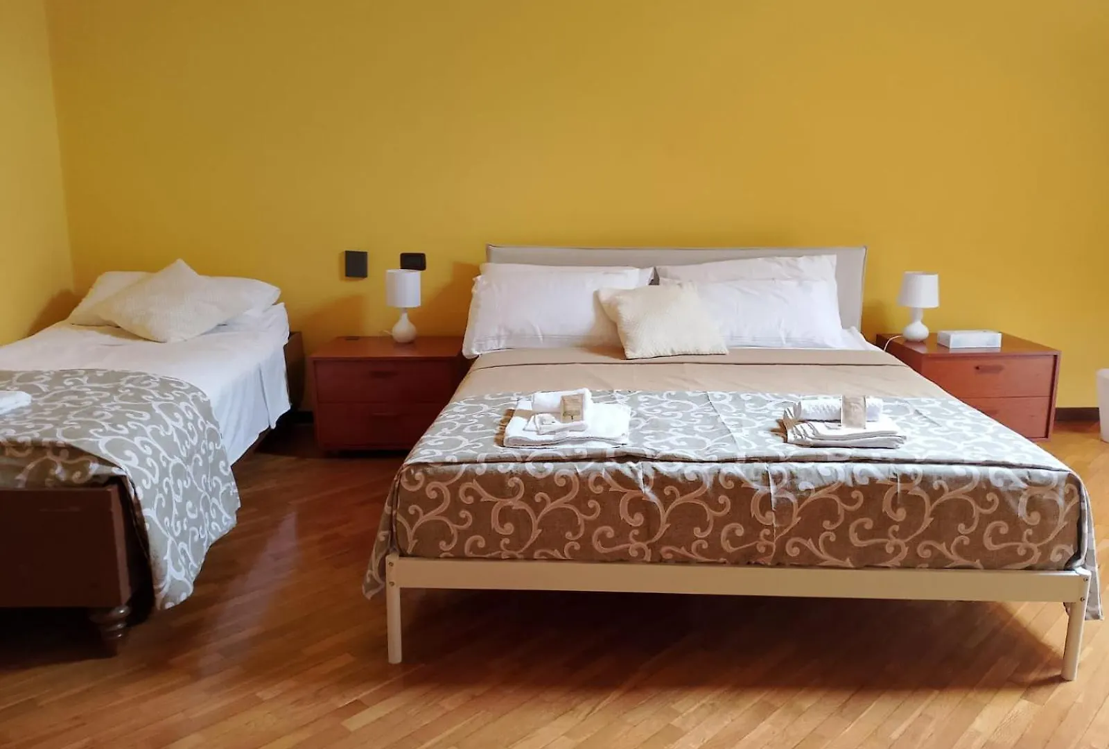 Homestay Bergamo Central Living Italy
